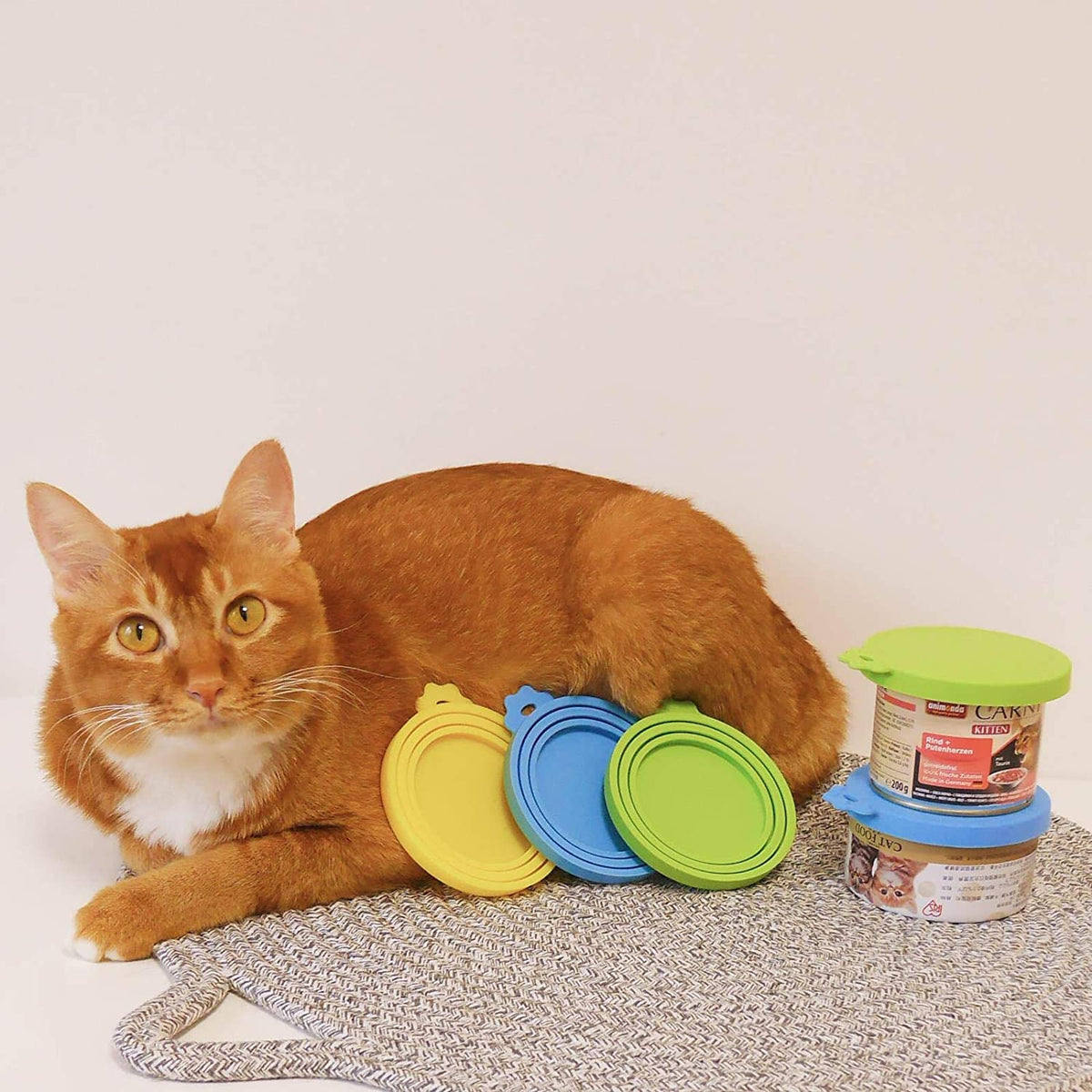 A snug fit for most can sizes