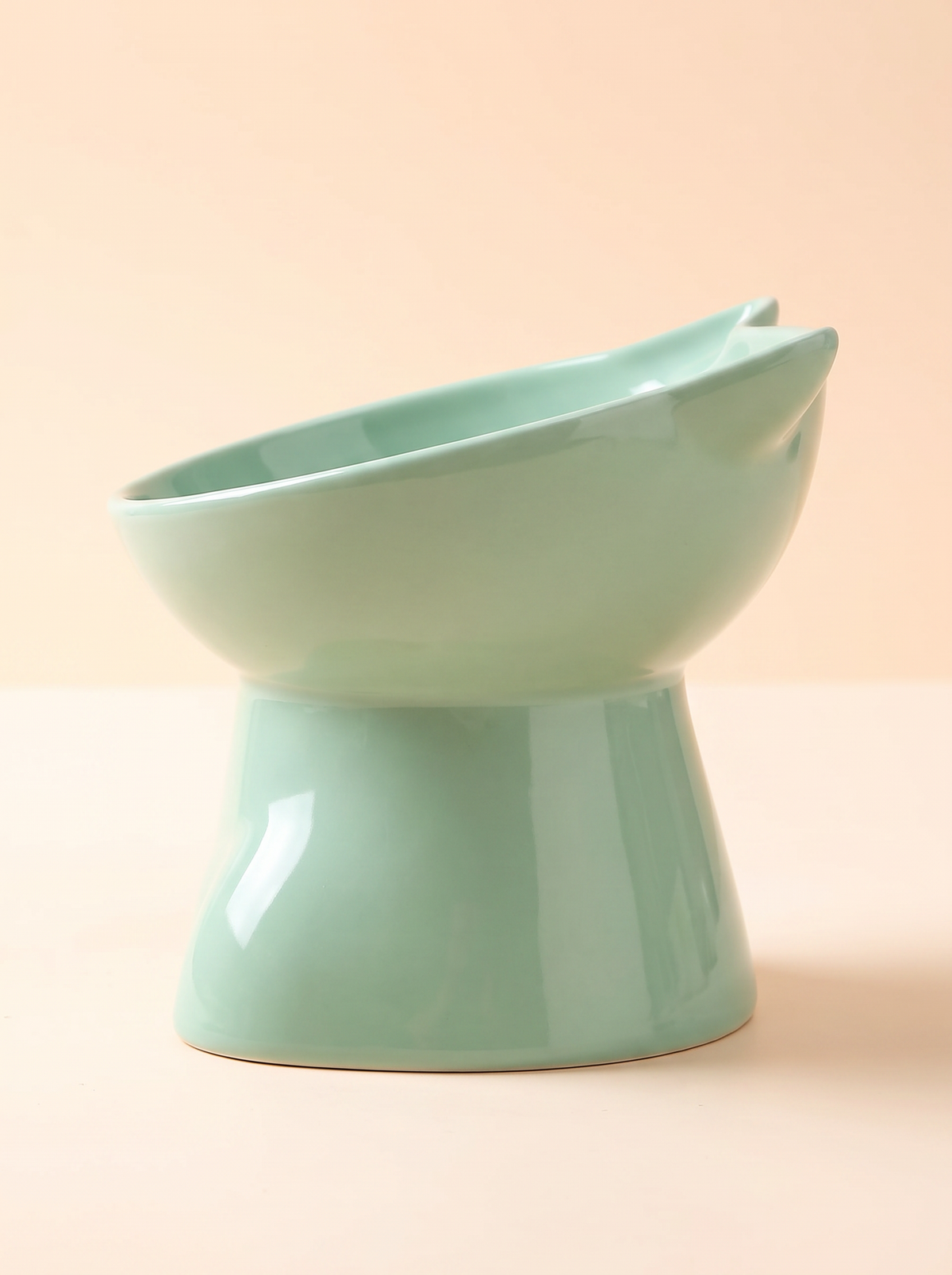 Built at the right height for a comfortable neck